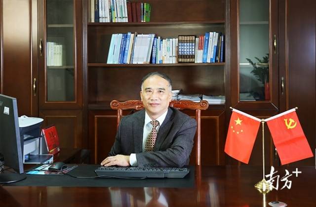 bwin必赢唯一官方网站校长蒋新华。